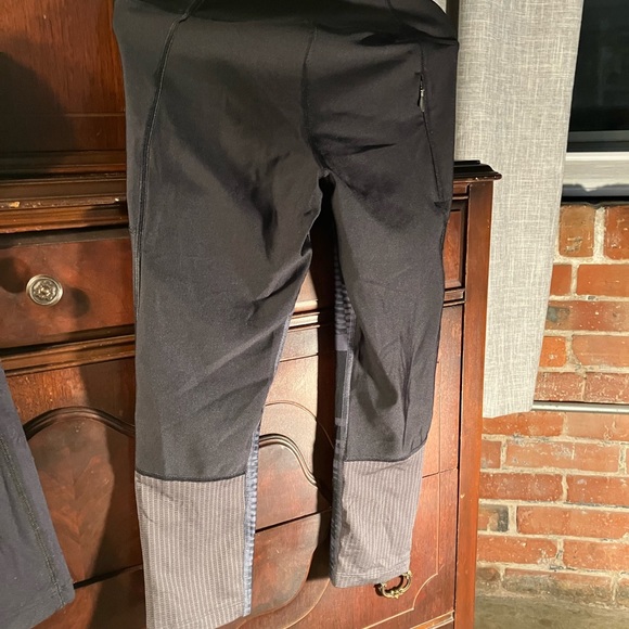 Under armour size small women’s running capri pants - Picture 4 of 10